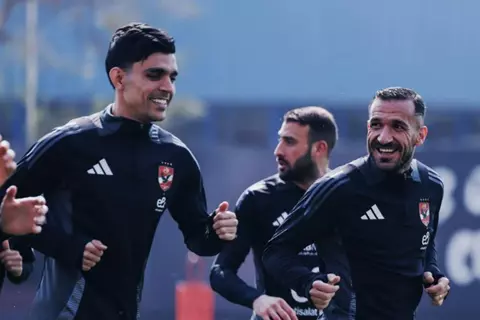 مصدر ليلا كورة: جاهزية رباعي الأهلي بقيادة بنشرقي.. وتأكد غياب ثنائي أمام الزمالك